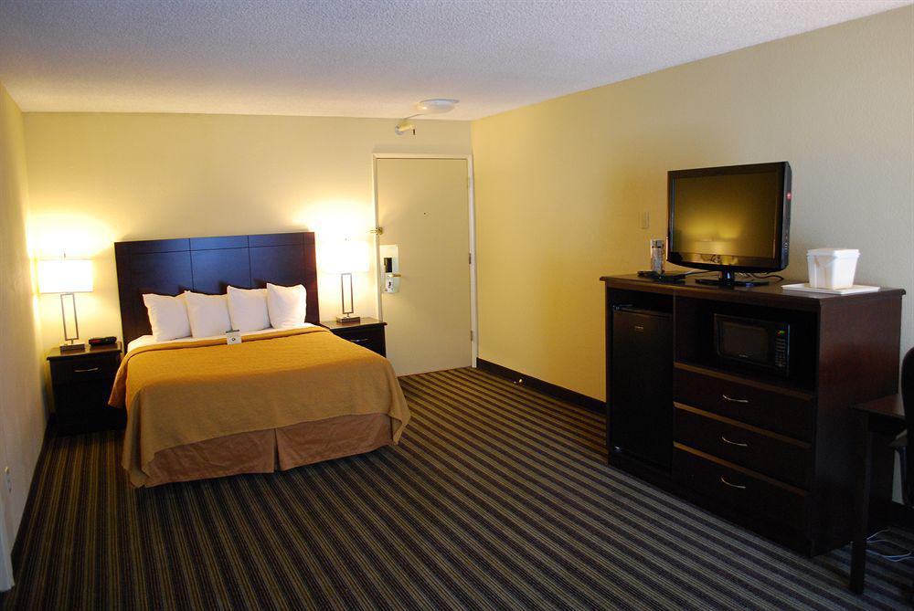 Quality Inn & Suites Vancouver Exteriér fotografie